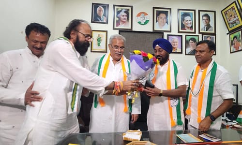 मुख्यमंत्री भूपेश बघेल, प्रदेश कांग्रेस अध्यक्ष दीपक बैज ने मलकीत सिंह गैंदू को प्रभारी महामंत्री की पदभार दिलाया